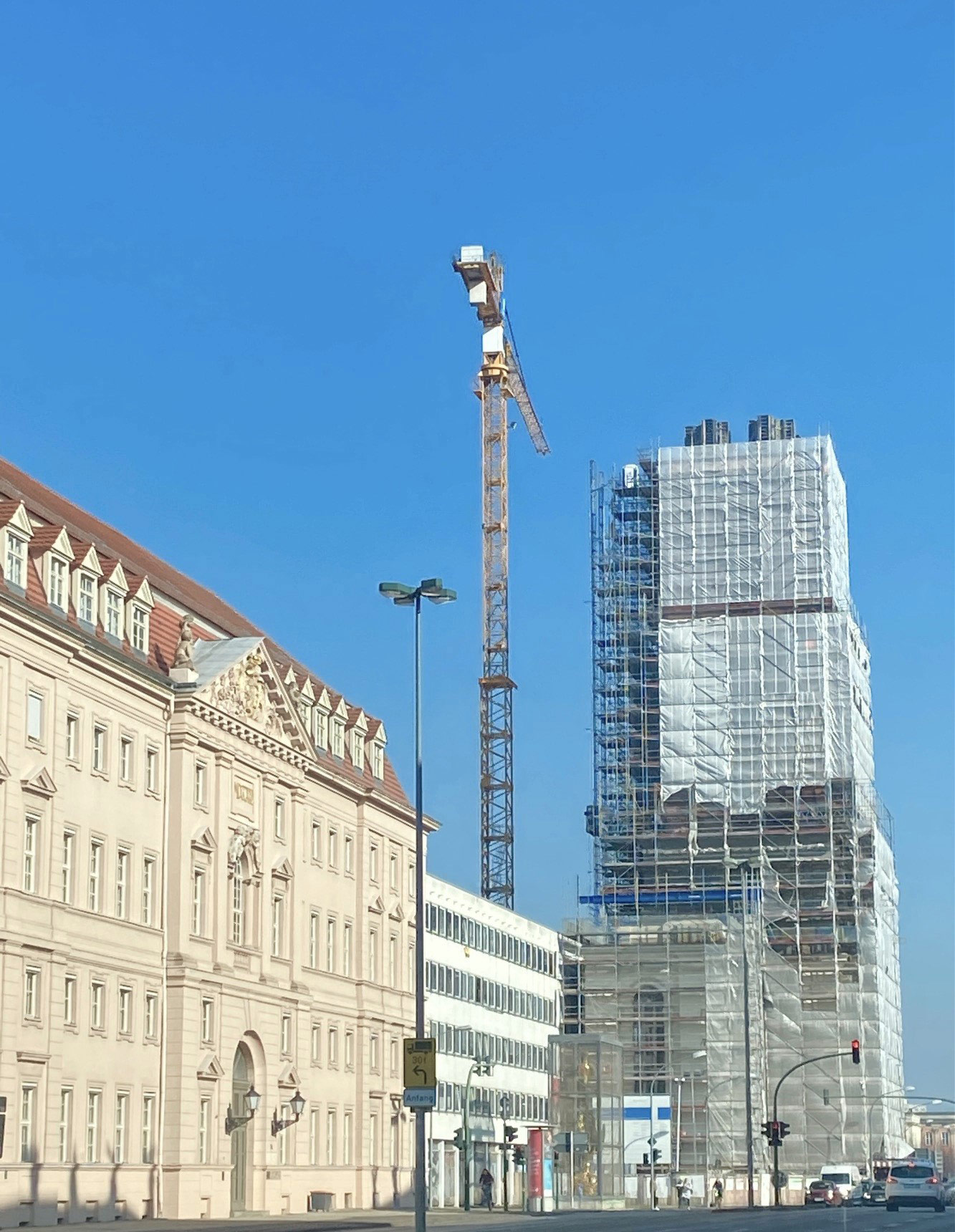 Baugenehmigungszahlen geben Anlass zur Sorge – Neubauziele in Gefahr